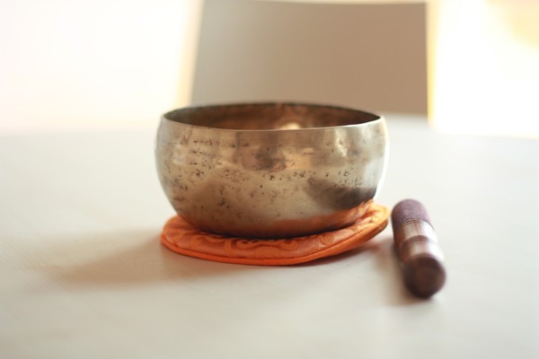 Gong und Klangschalen