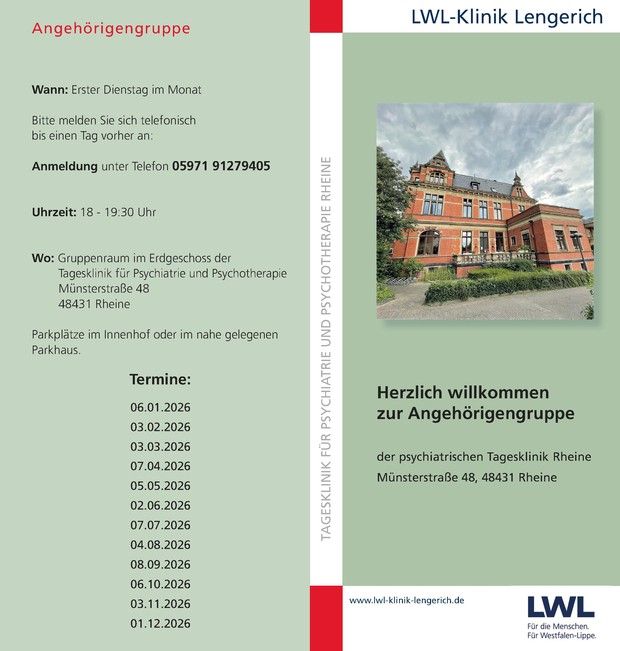 blassgrüne Titelseite eines Flyers. Auf einem Foto ist ein großes rotes Backsteingebäude mit Türmen und vielen Fenstern zu sehen. Links stehen Termine