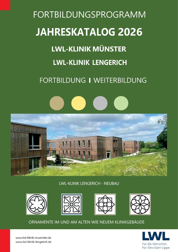 Grüne Seite mit einem Foto von einem flachen modernen Gebäude mit Holzfassade