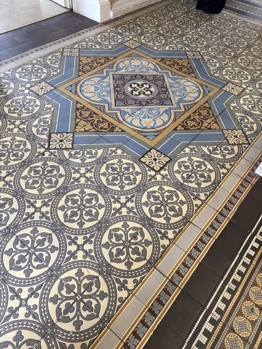 None (vergrößerte Bildansicht wird geöffnet)